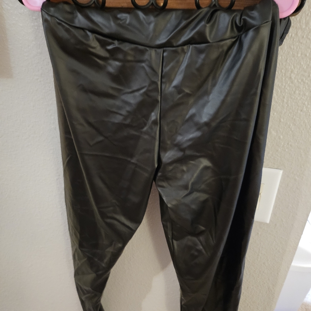 Fashion nova faux leather leggings size 1XL